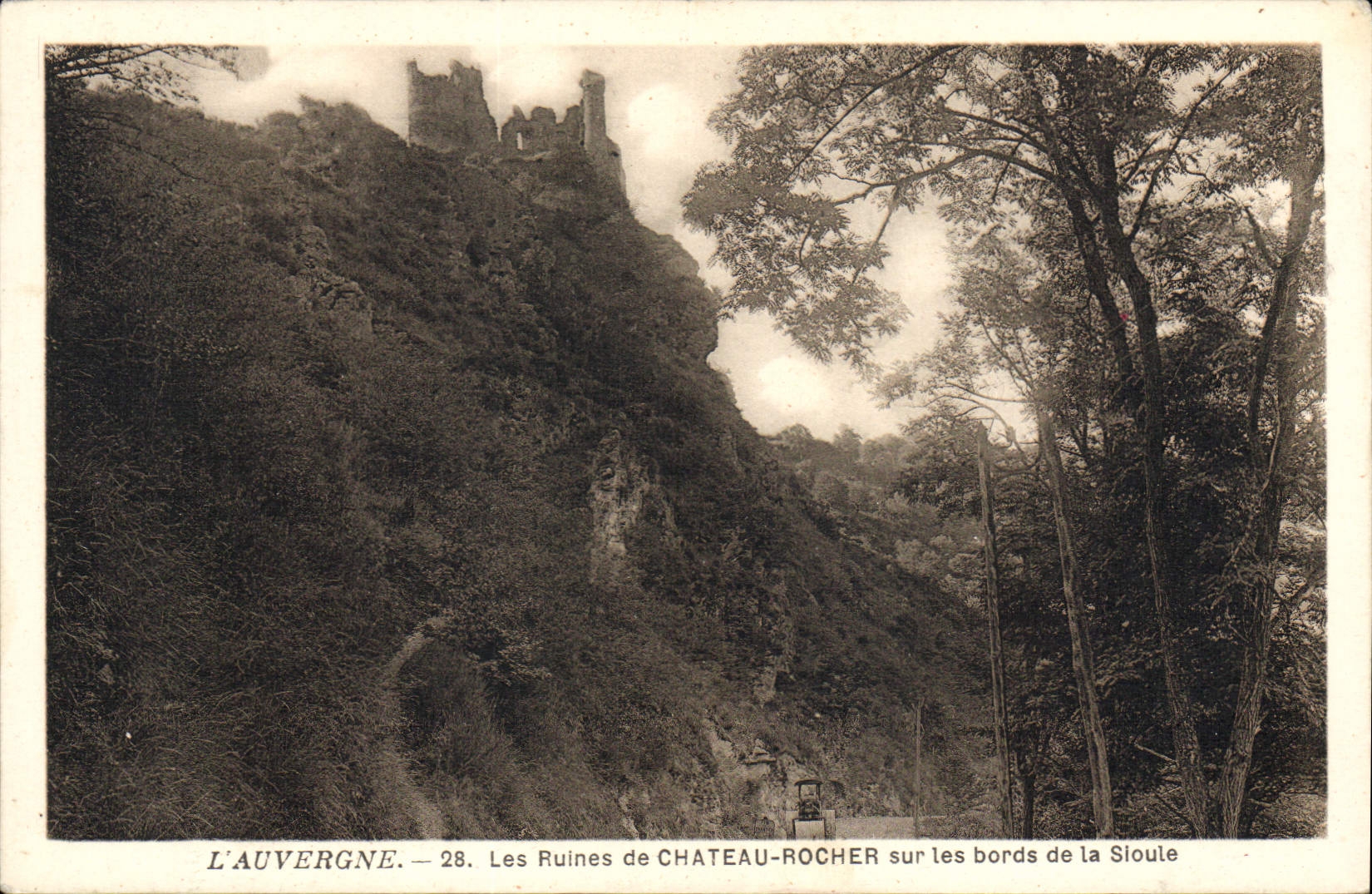 VINTAGE POSTCARD Auvergne Ruins Of Castle Rock On the Edges of Sioule