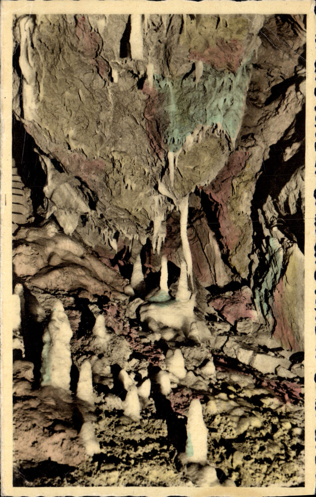 CPA La Merveilleuse La Stalactite oblique Dinant