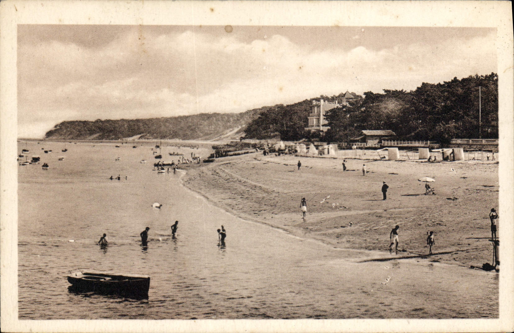 VINTAGE POSTCARD Moulleau the Beach Towards Abatilles