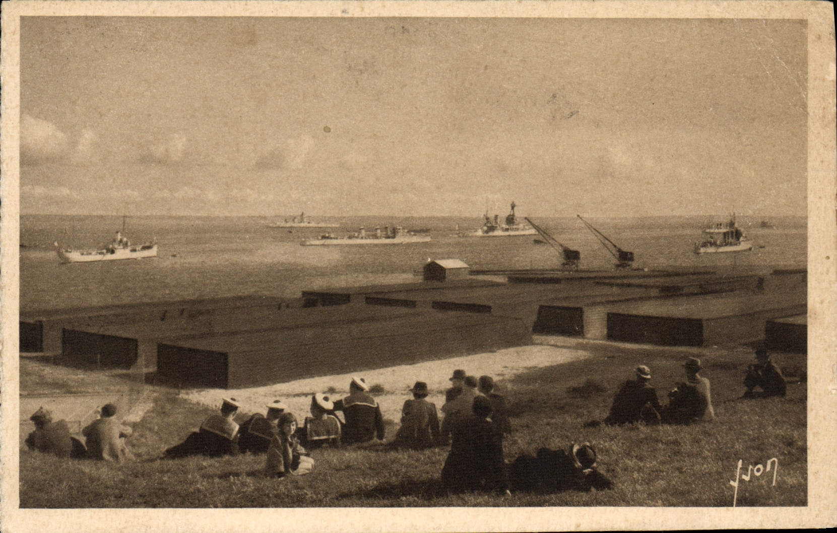 CPA Brest La Rade Bateaux