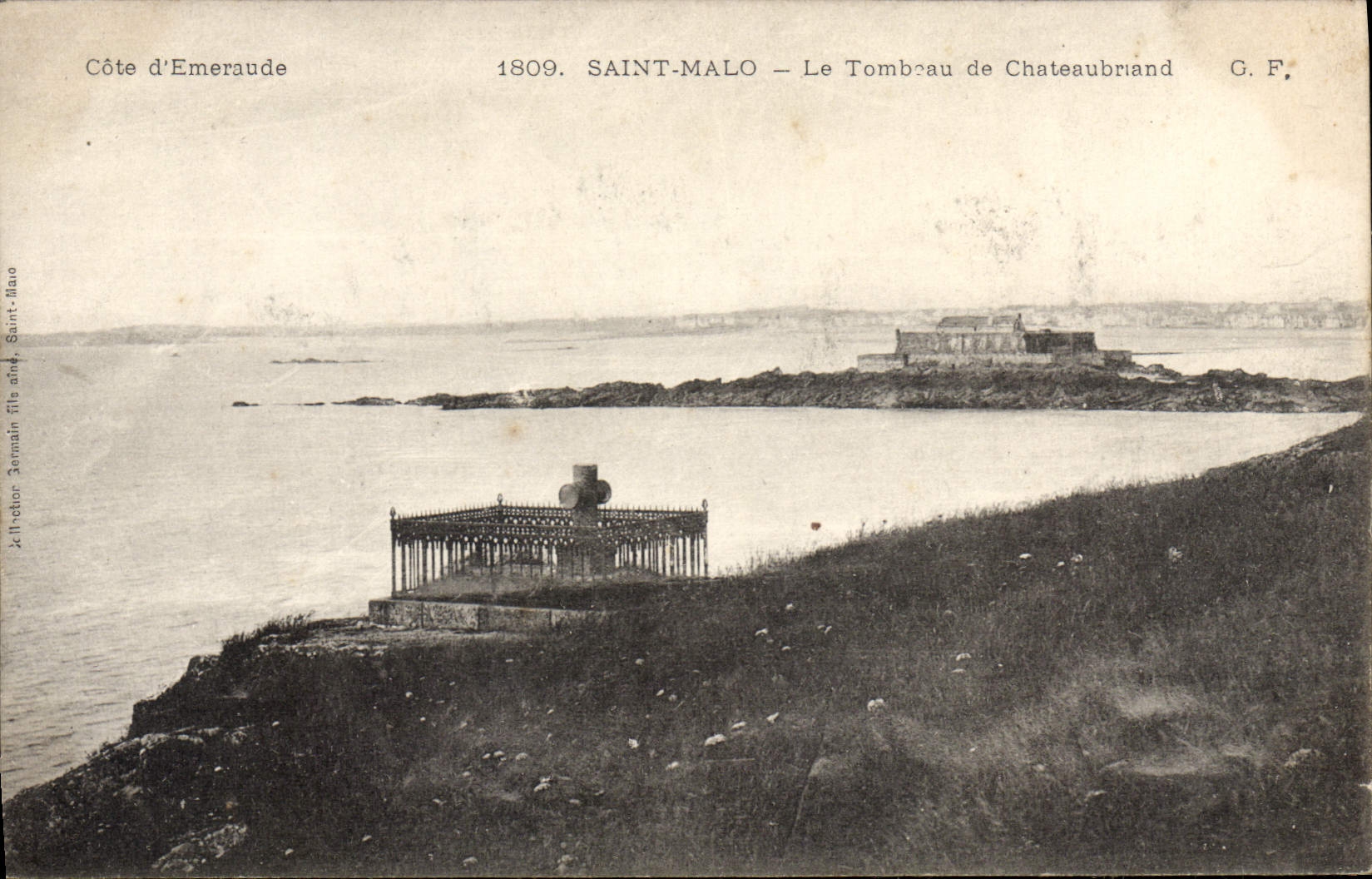 VINTAGE POSTCARD Holy Malo the Tomb of Chateaubriant