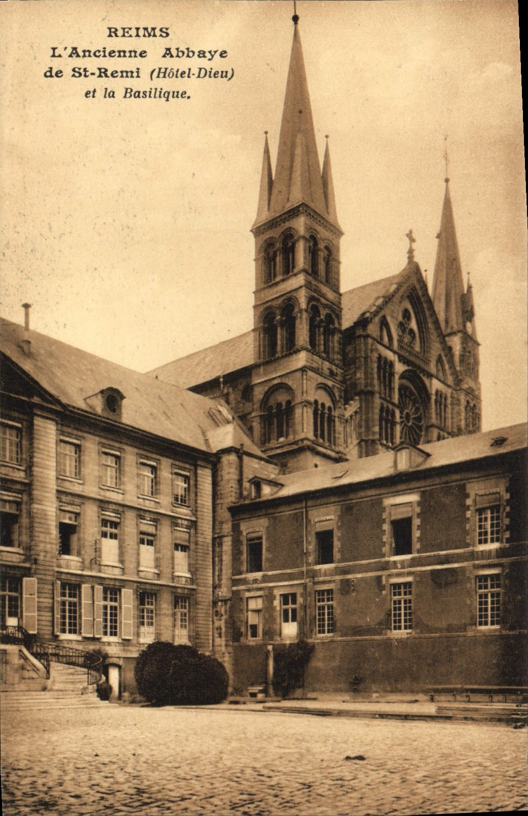 CPA Reims Ancienne Abbaye de St Remi et la basilique 
