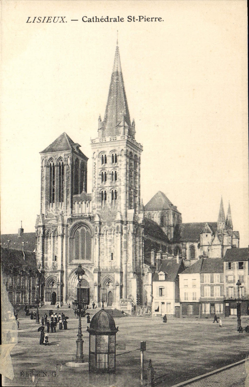 CPA Lisieux Cathedrale St Pierre