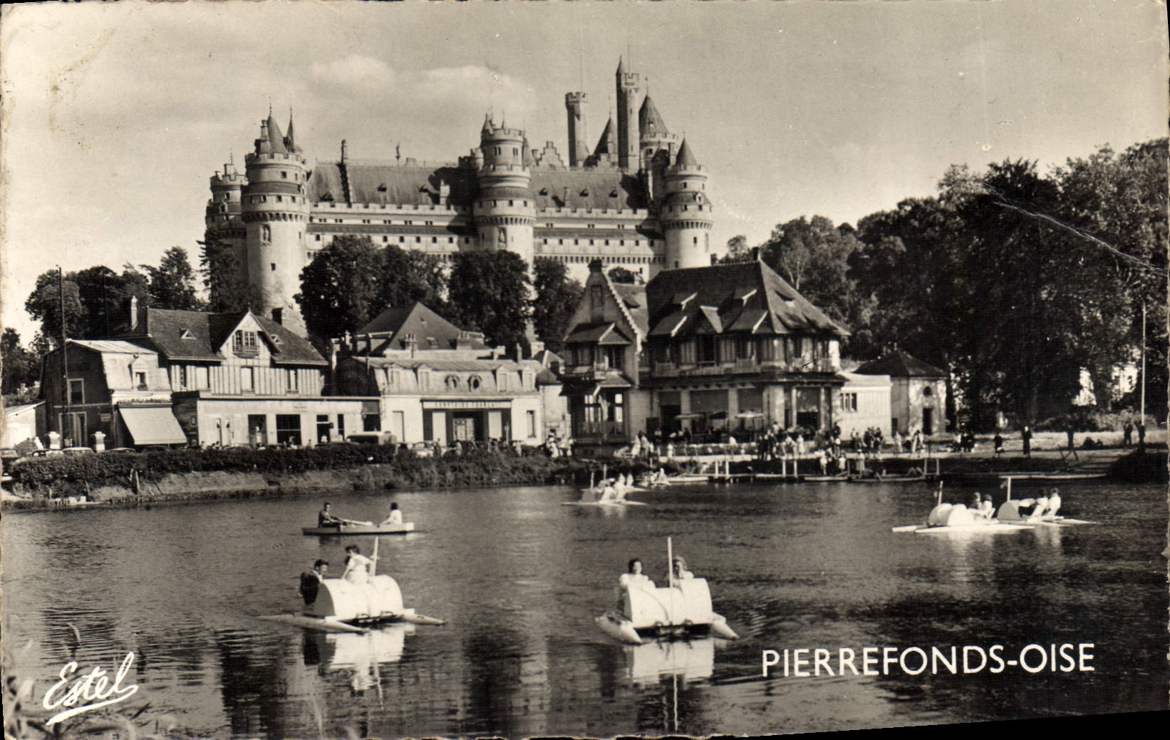 MODERN CARD Pierrefonds Oise Pedal boat