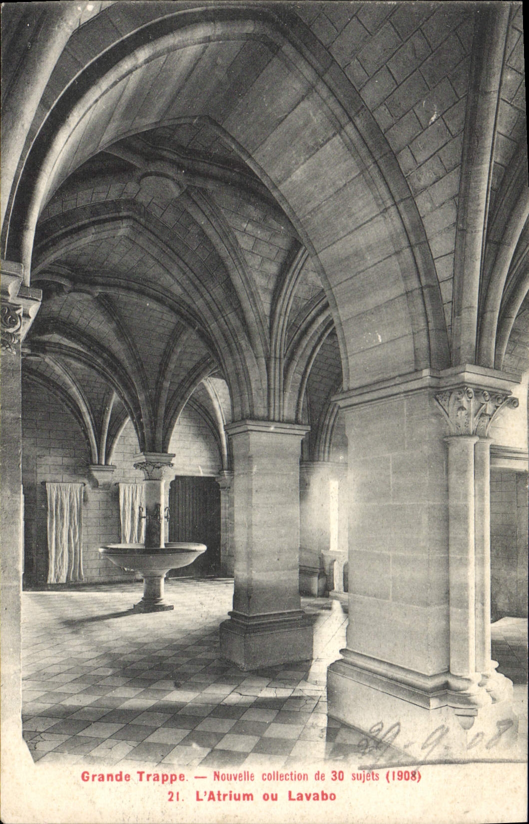 Puerta de trampa grande de la POSTAL de la VENDIMIA el lavabo del atrio o de la Lavar-mano