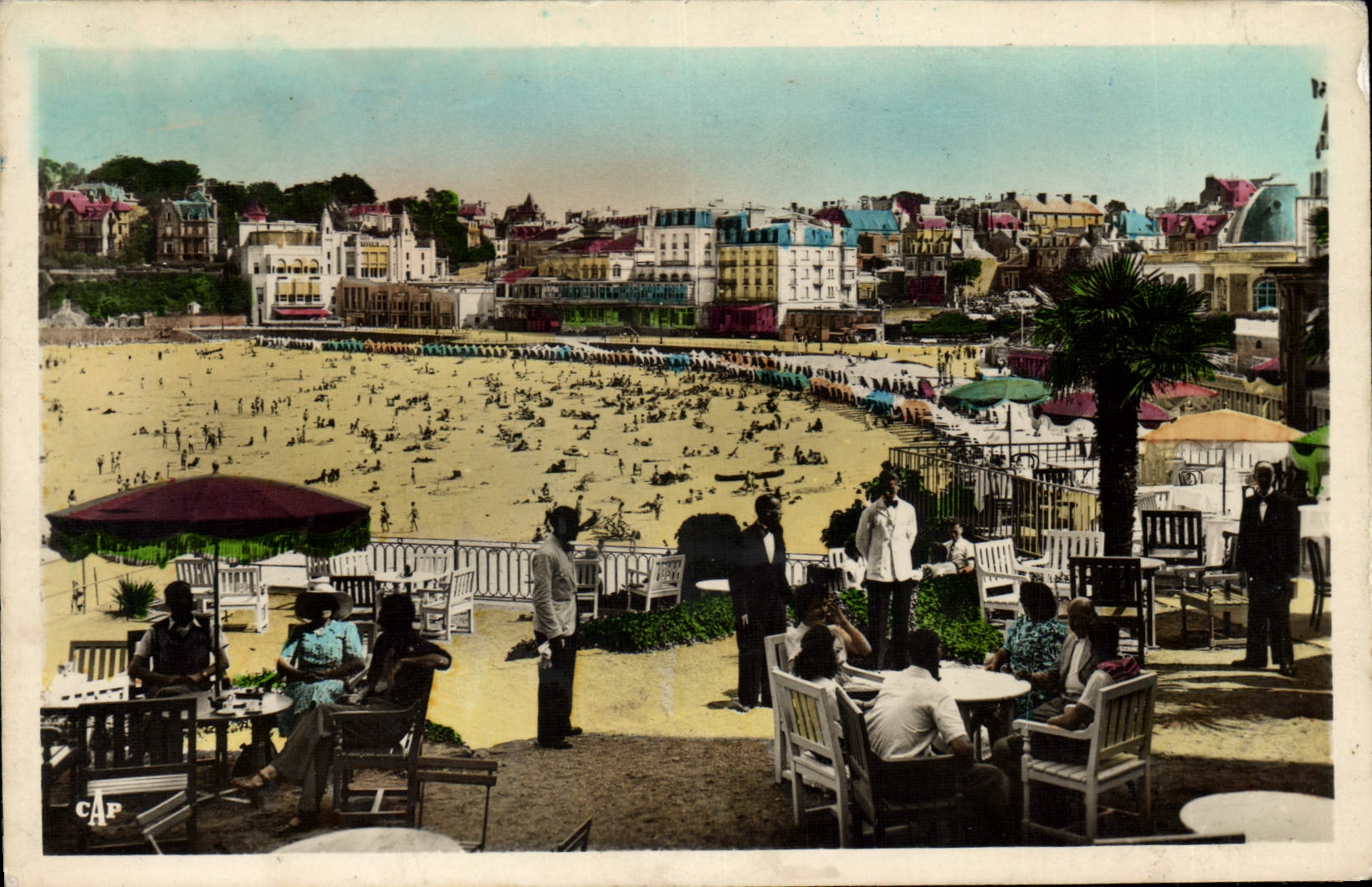 Terraza de Dinard de la POSTAL de la VENDIMIA del hotel del gancho