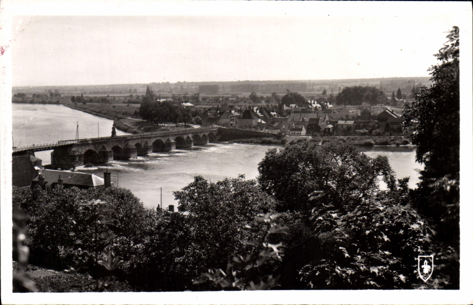 MODERN CARD Charity a Sight Of the Loire