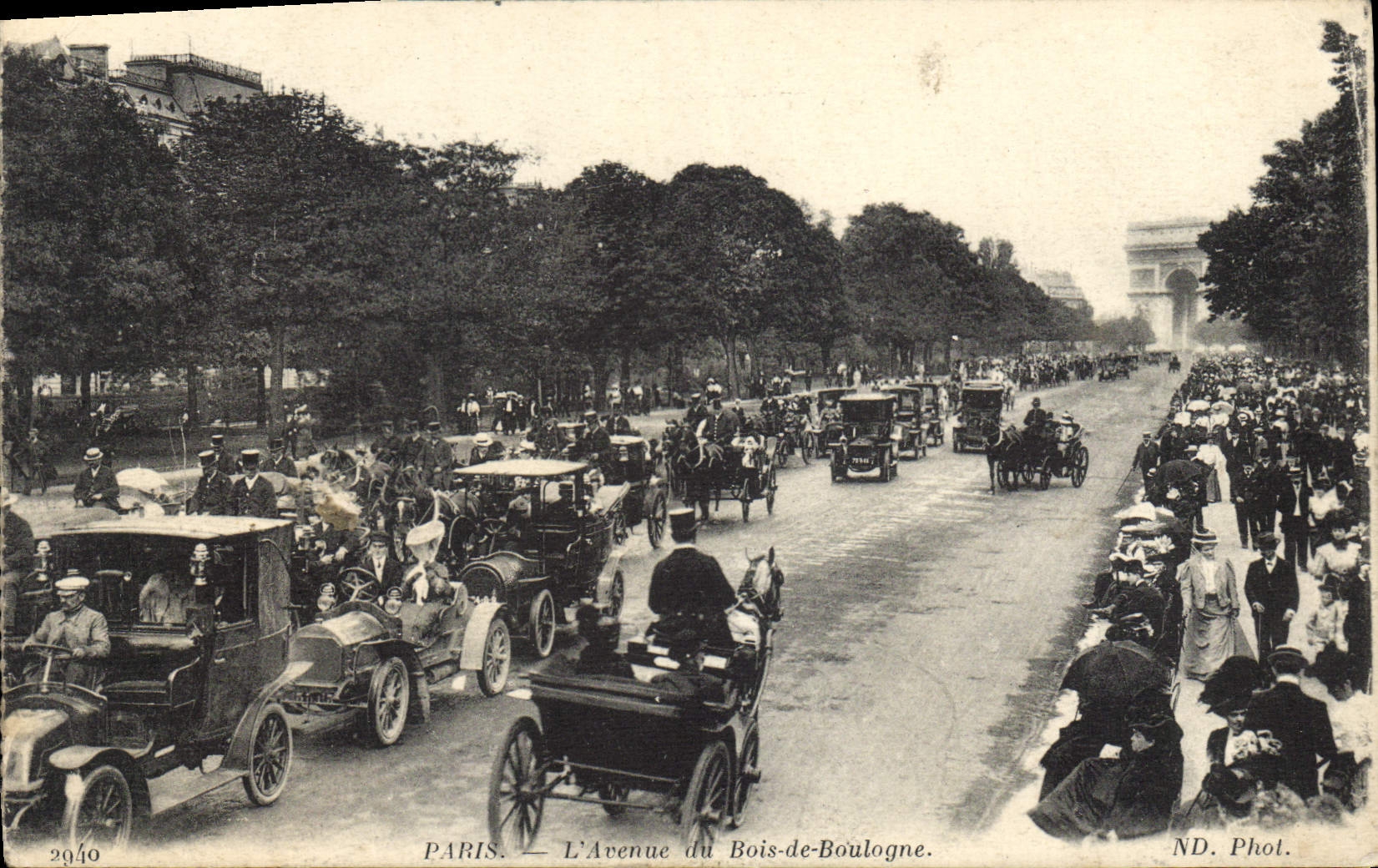 VINTAGE POSTCARD Paris the Avenue Of the Bois de Boulogne