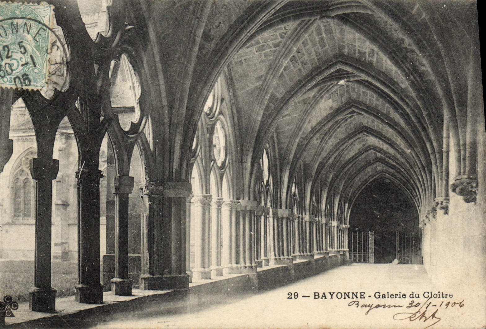 CPA Bayonne Galerie Du Cloitre