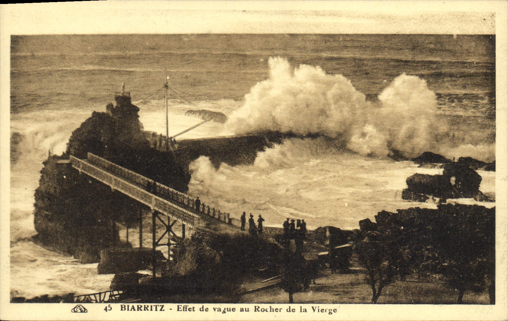 VINTAGE POSTCARD Biarritz Effect Vagueness To the Rock Of the Virgin