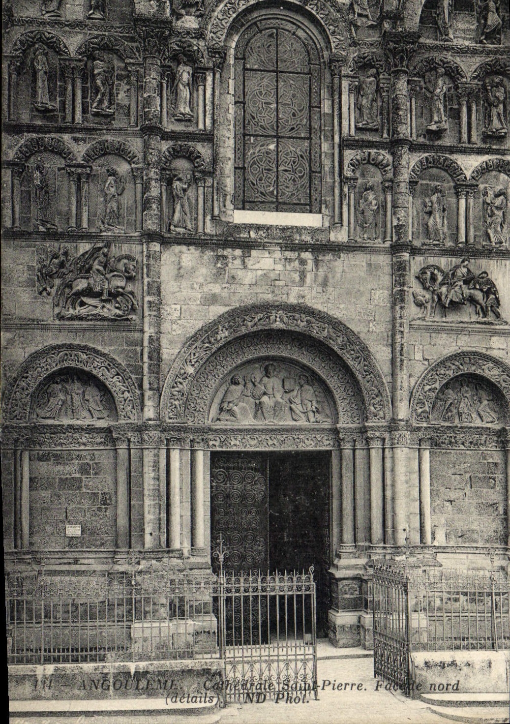 VINTAGE POSTCARD Angouleme Cathedral Northern Saint Pierre Frontage