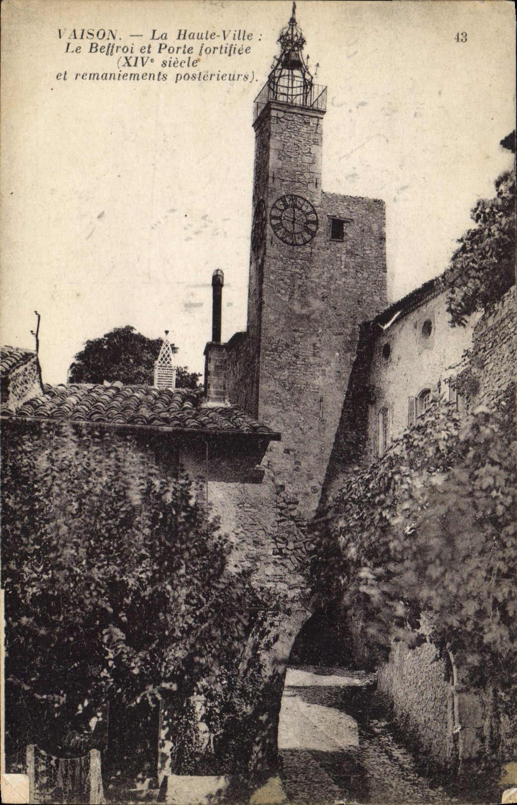 VINTAGE POSTCARD Vaison Haule City the Belfry And Carries fortifiee