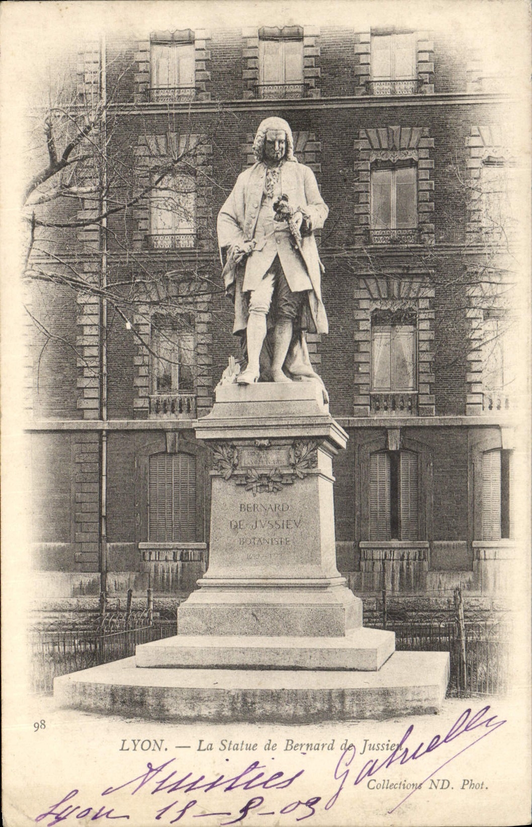 CPA Lyon La Statue De Bernard De Jussien