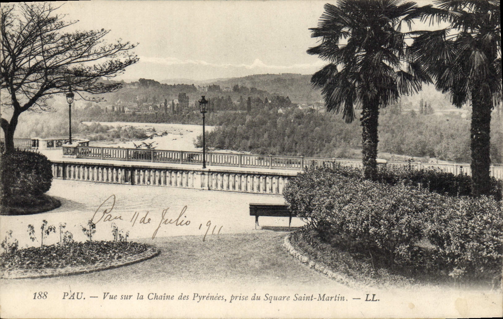 POSTAL Pau de la VENDIMIA vista en la cadena de Pyrenes tomada del jardín público santo Martin