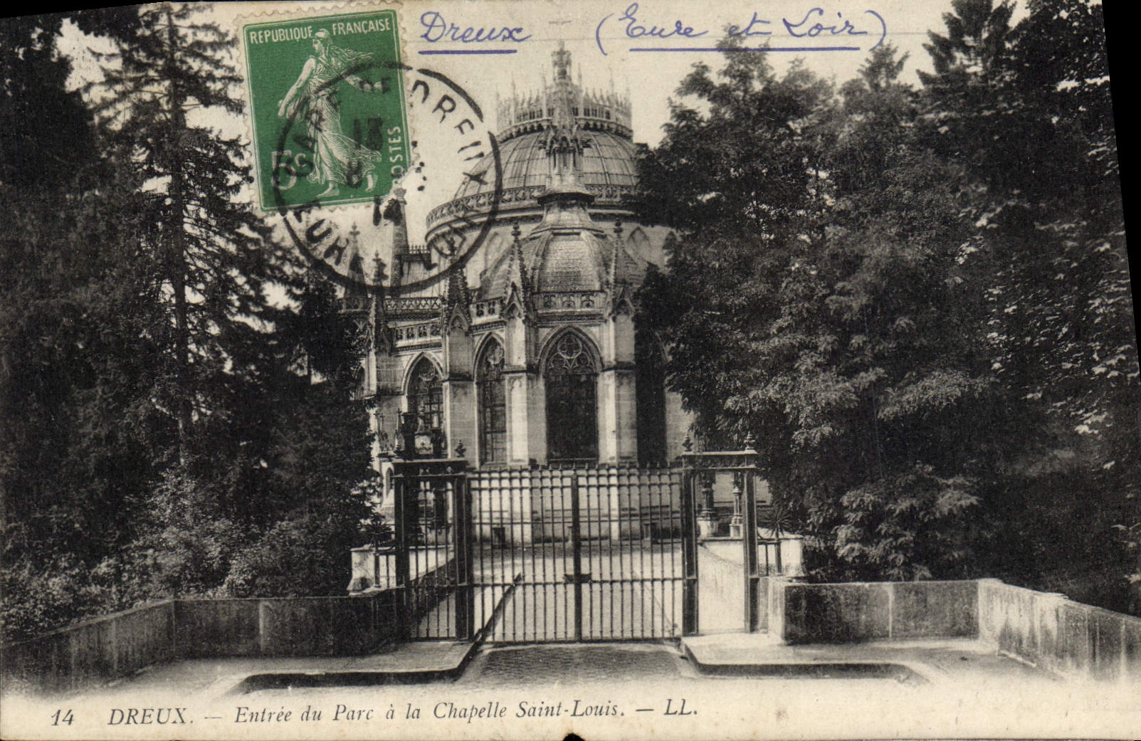 CPA Dreux Entree du parc a la chapelle Saint Louis
