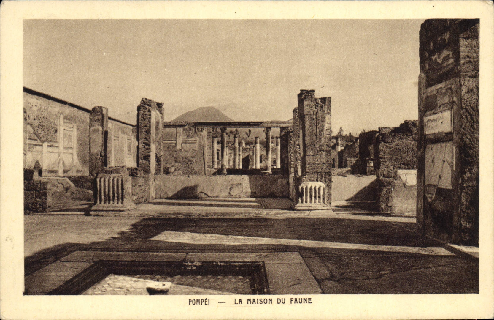 VINTAGE POSTCARD Pompei the house of Fauna