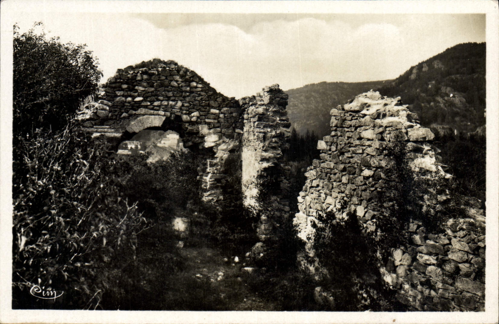 VINTAGE POSTCARD Chateauneuf Les Bains Ruins De I' Eglise St Cyr Under Chateauneuf
