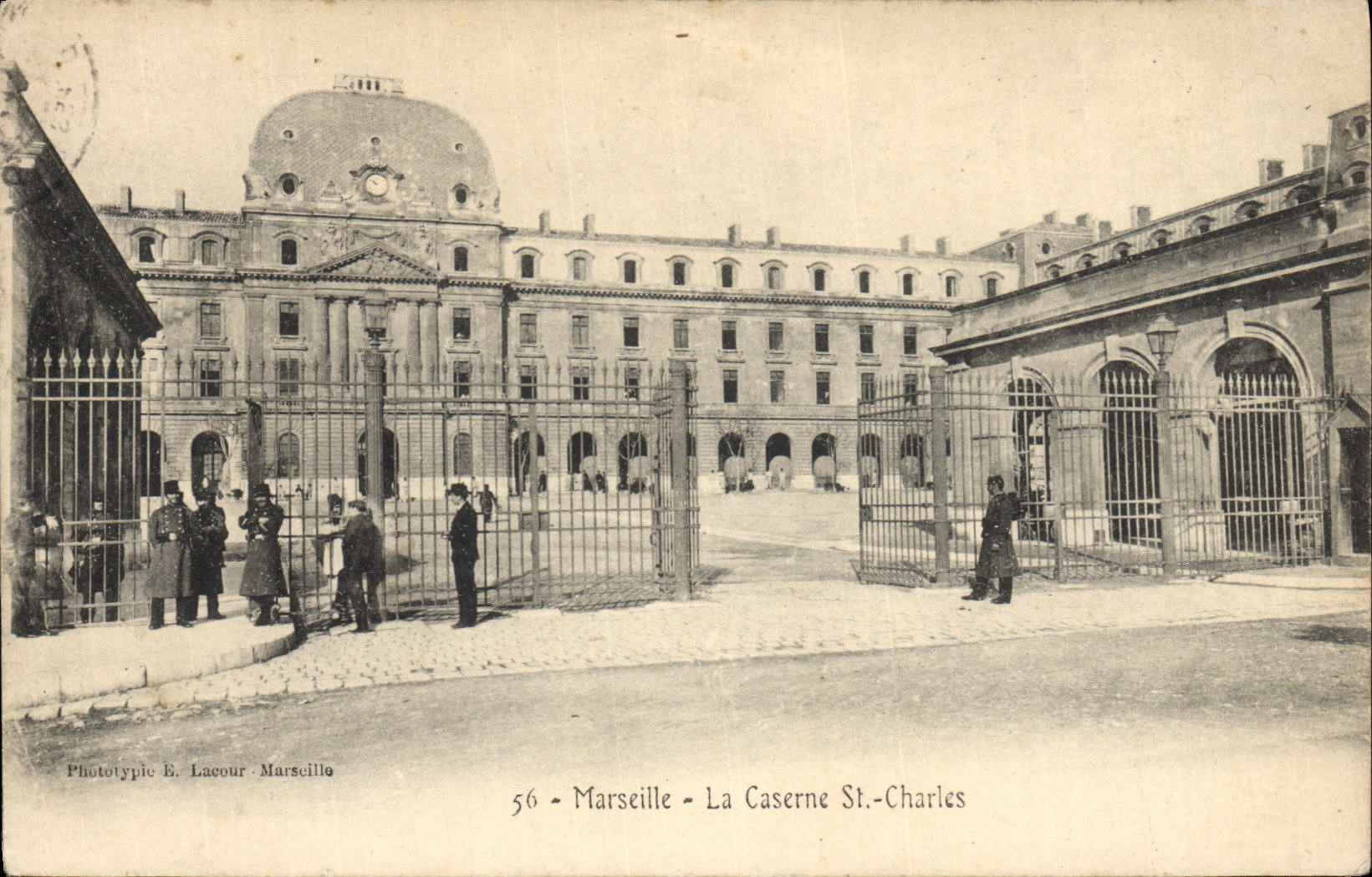 CPA Marseille La Caserne St Charles Militaria