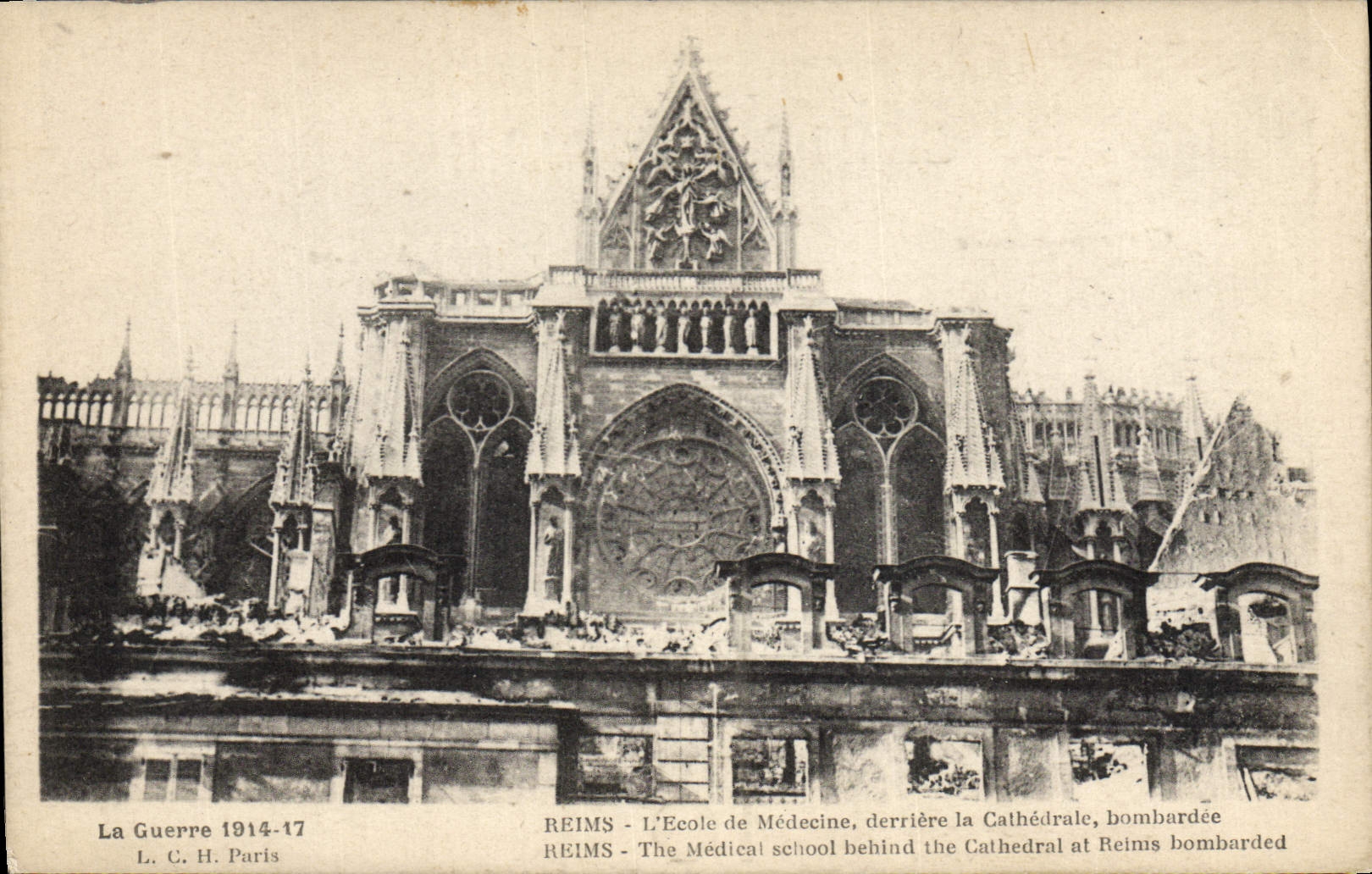 POSTAL Reims de la VENDIMIA la Facultad de Medicina detrás de la catedral