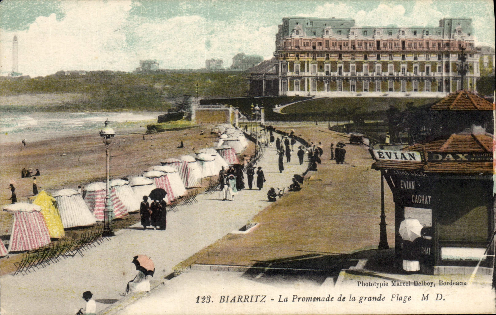 CPA Biarritz La Promenade De La Grande Plage Evian