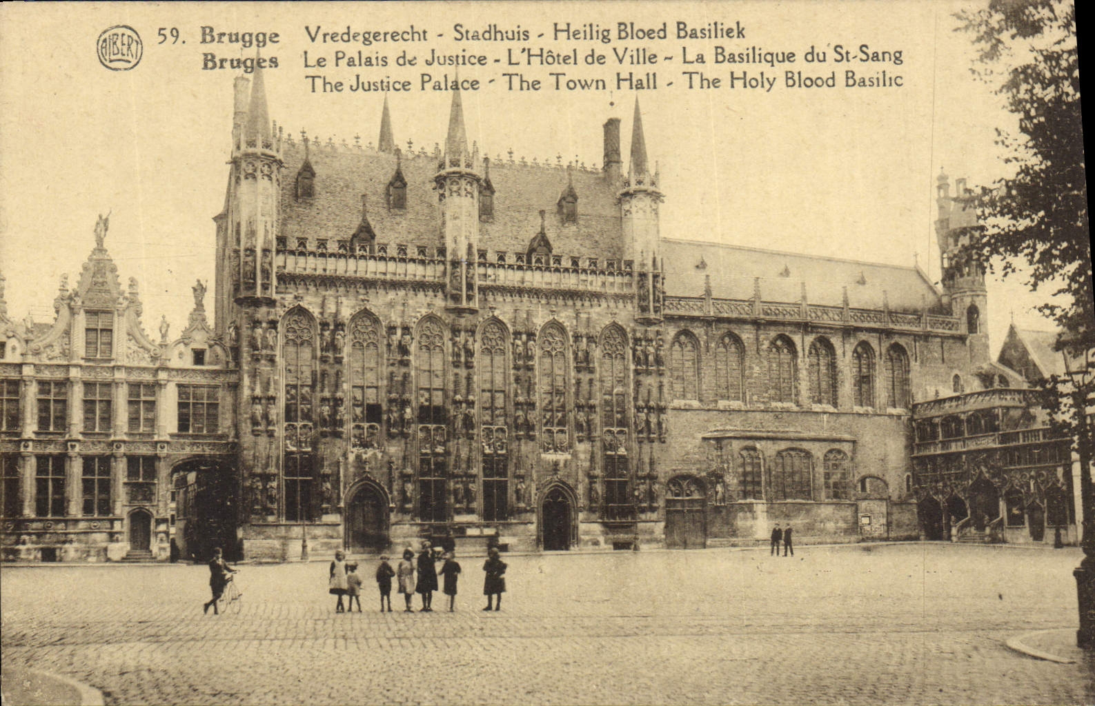 CPA Bruges Le palais de justice L'hotel de ville la basilique du St Sang
