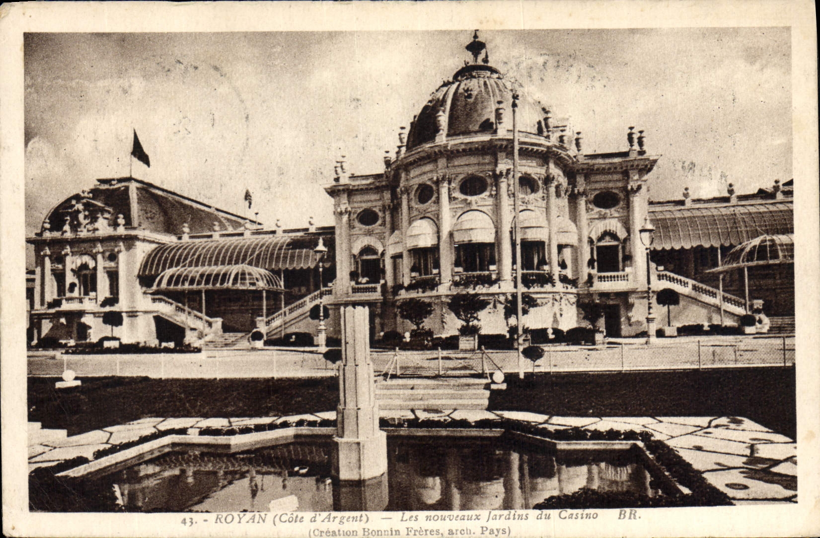VINTAGE POSTCARD Royan New gardens of the casino