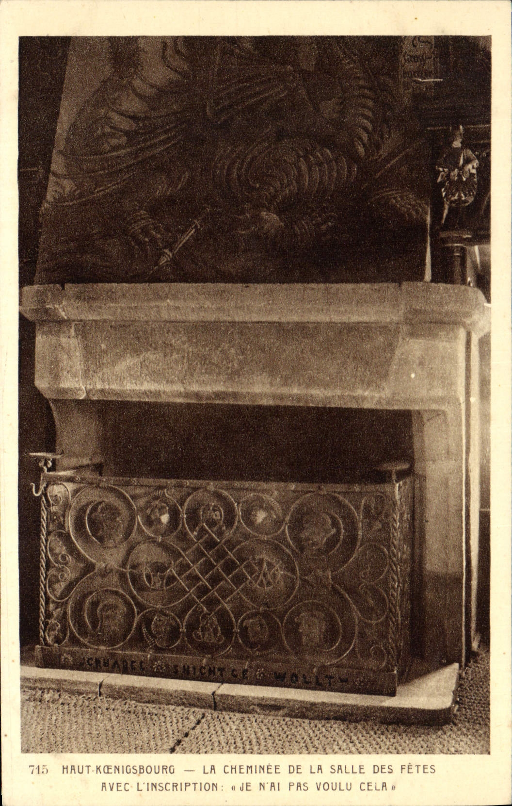 POSTAL alto Koenigsbourg de la VENDIMIA la chimenea del pasillo de la aldea