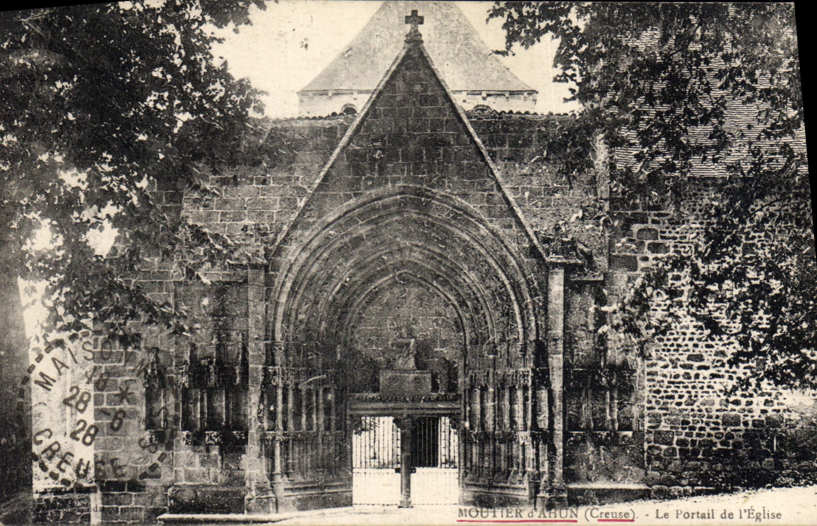 CPA Moutier D'Ahon Le Portail De I'Eglise