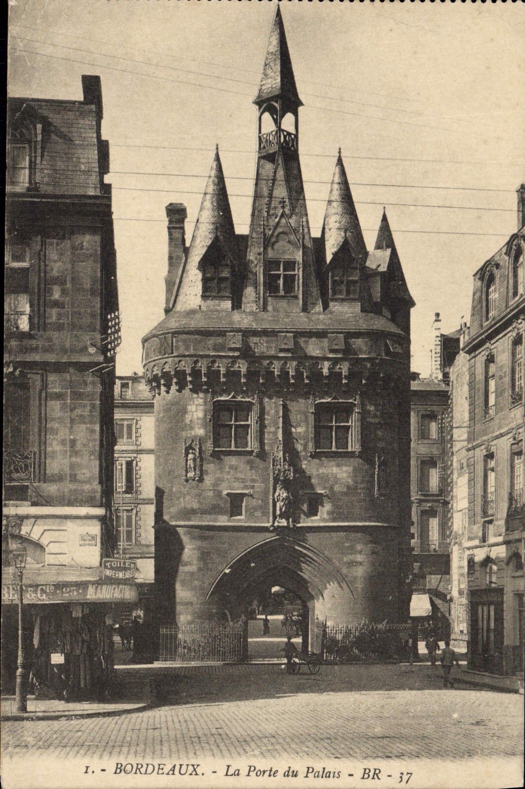 CPA Bordeaux La Porte Du Palais