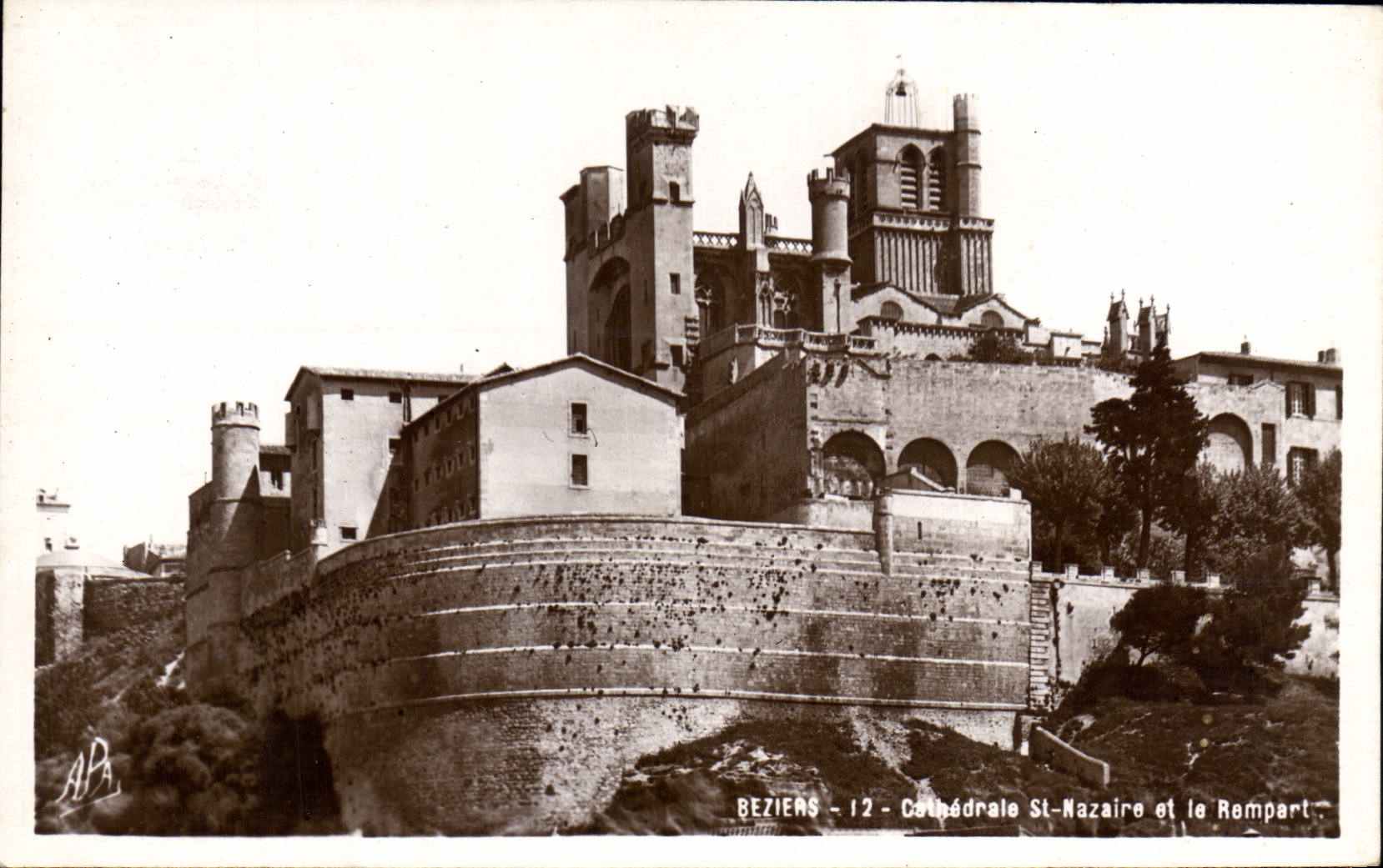 VINTAGE POSTCARD Beziers Cathedral St Nazaire And the Rampart