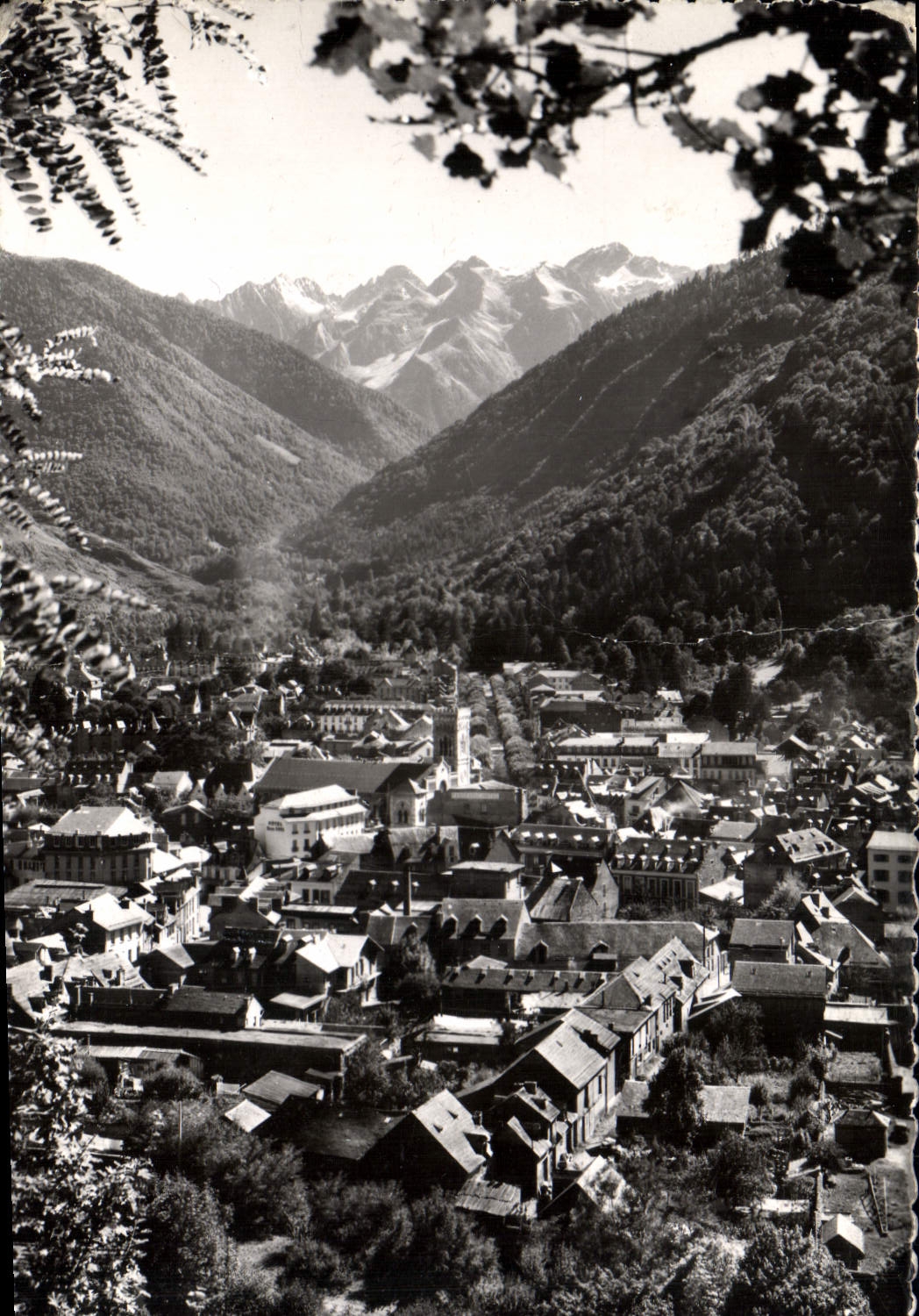 MODERN CARD Luchon View the First Snow