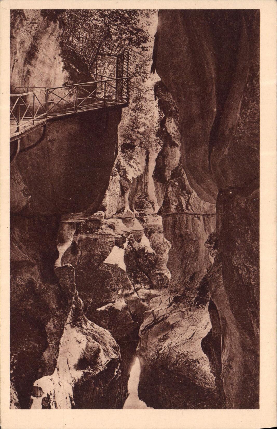 VINTAGE POSTCARD Falls Of Proud the Exit Of the throats