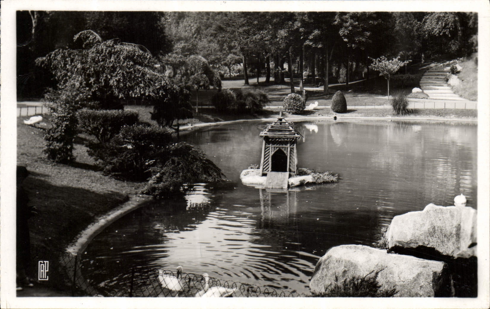 CPM Valenciennes Le Lac Du Jardin De La Rhonelle