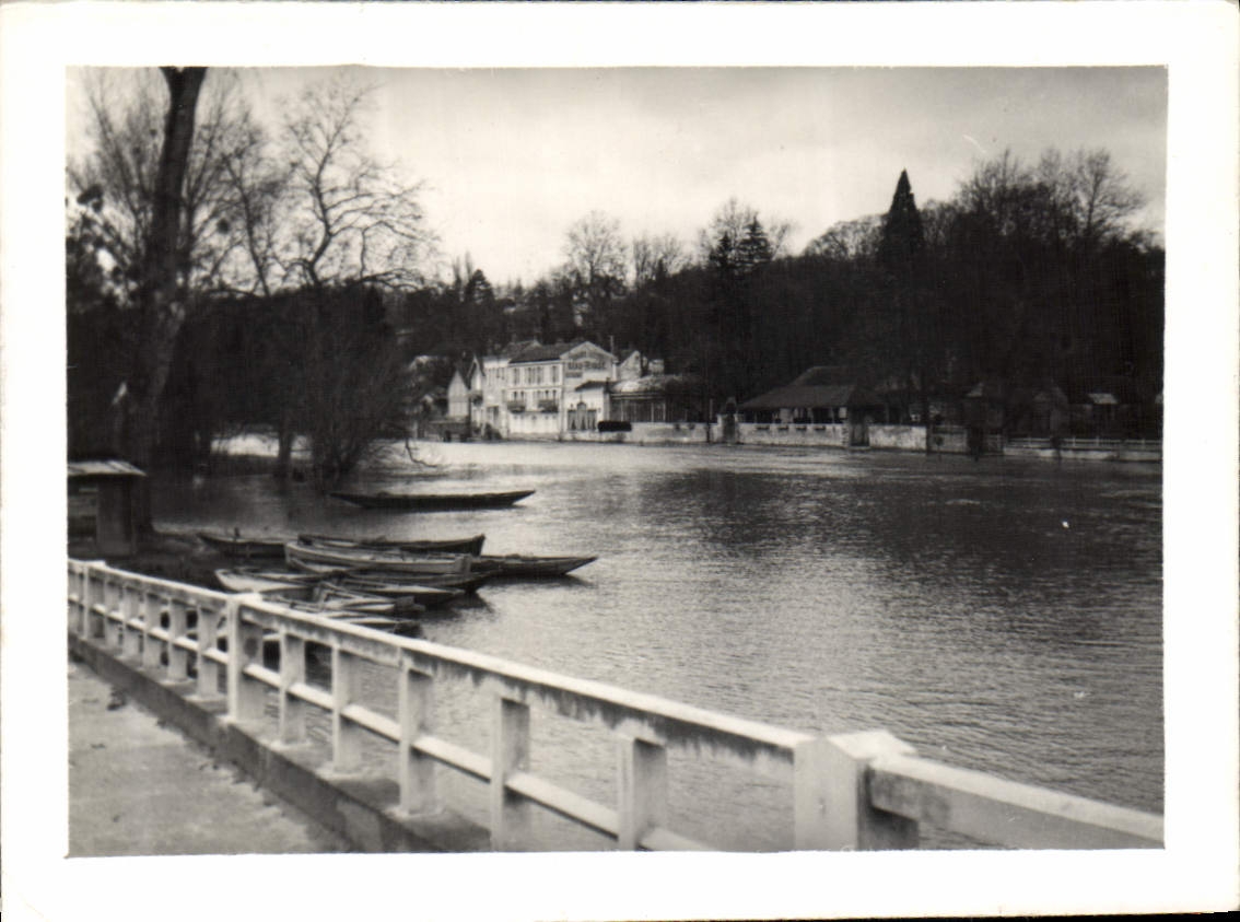 Low photograph Sannois 1933