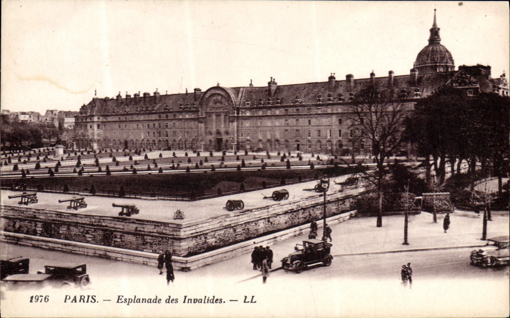 CPA Paris Esplanade Des Invalides