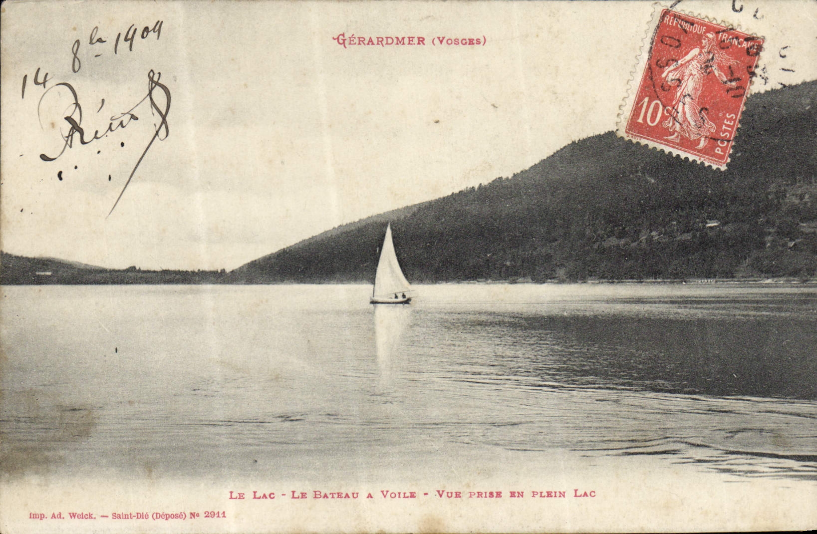 CPA Gerardmer Le lac Le bateau a voile Vue prise en plein lac 