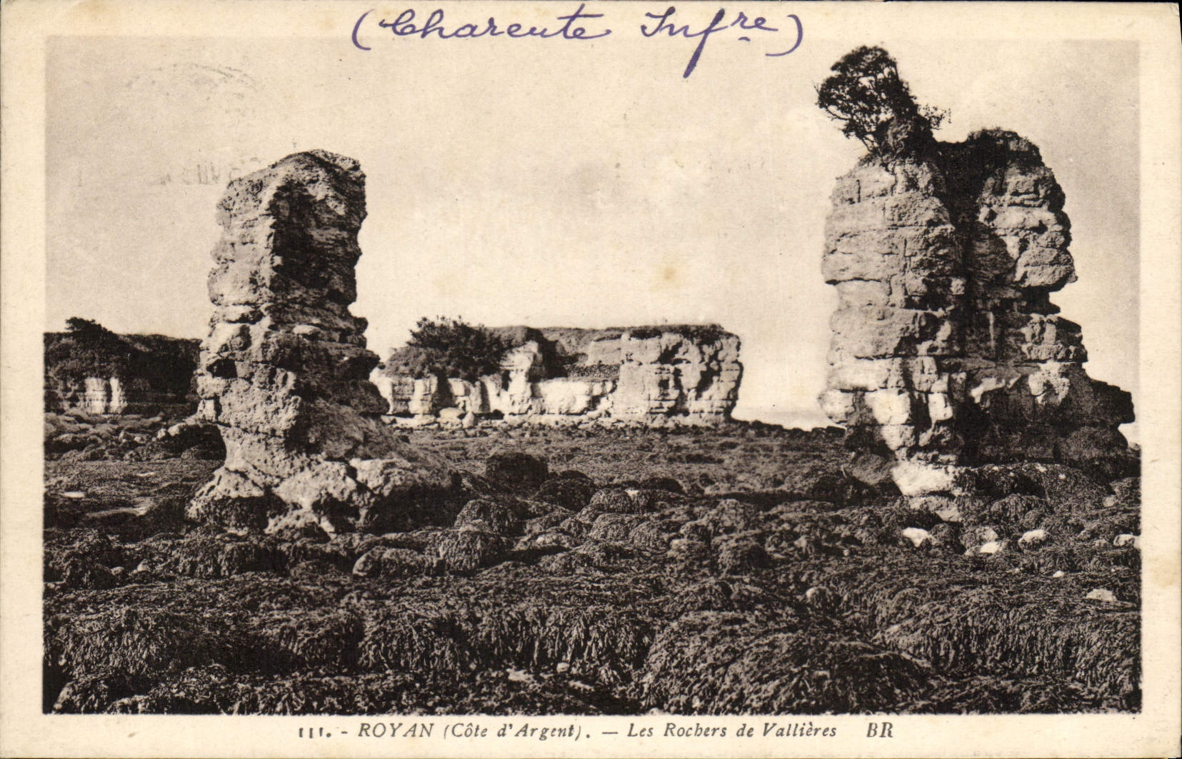 VINTAGE POSTCARD Royan Rocks of Vallieres