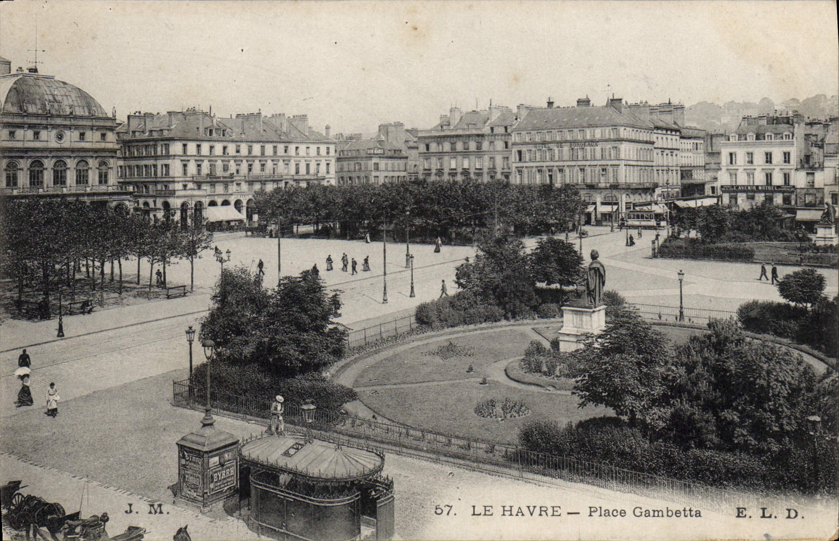 VINTAGE POSTCARD Le Havre Places Gambetta