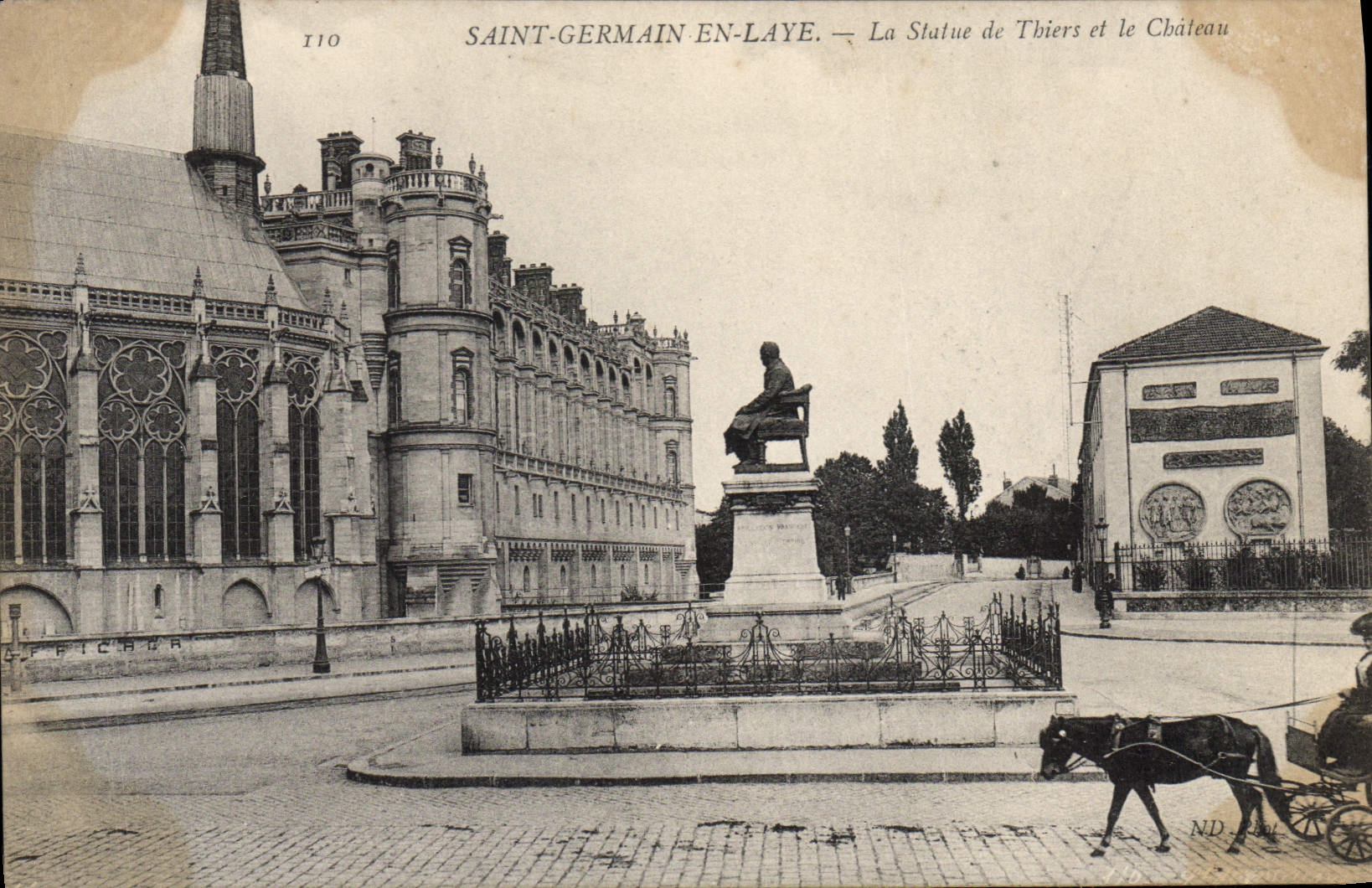 CPA Saint Germain En Laye La Statue de Thiers et Chateau