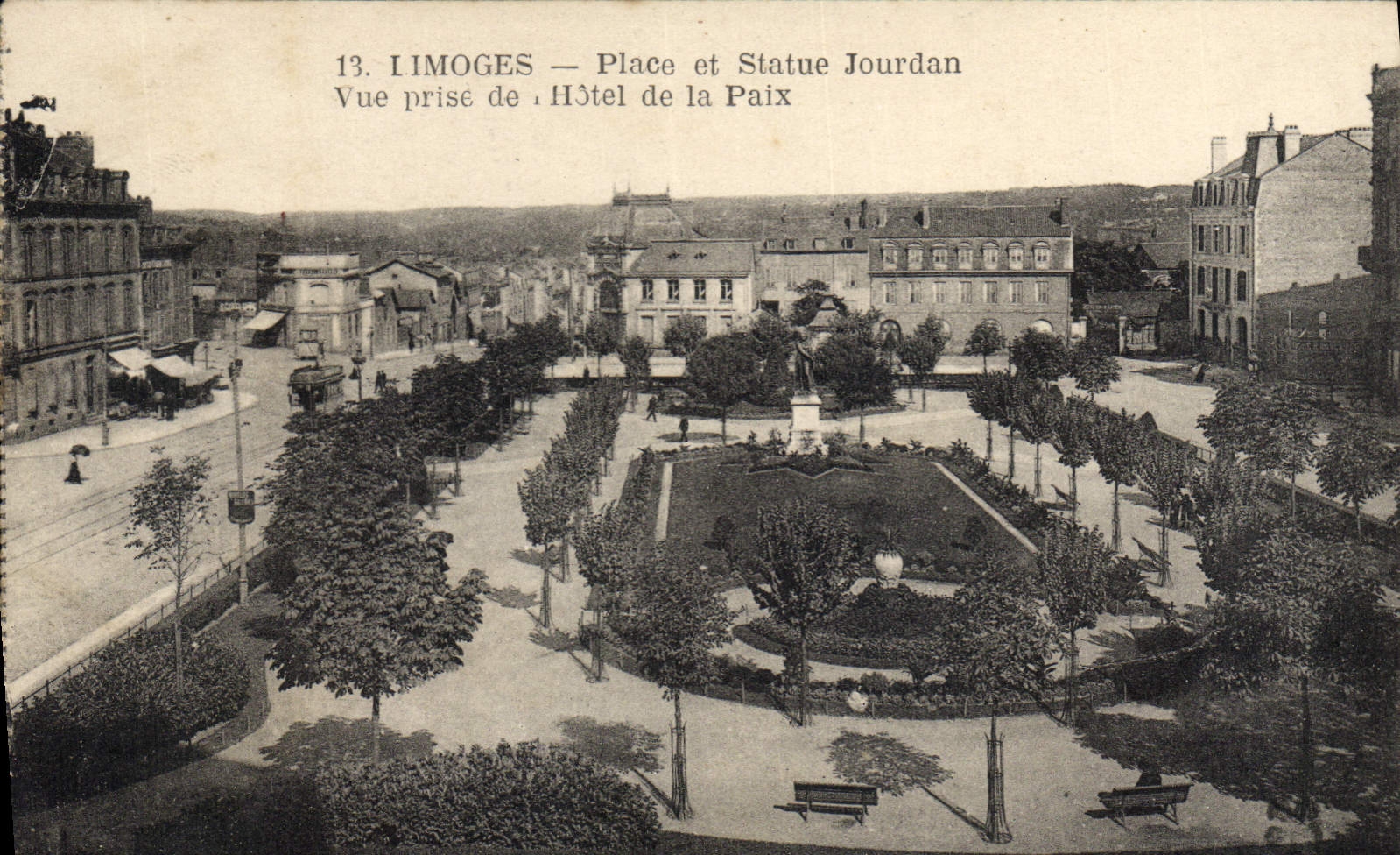 CPA Limoges Place et Statue Jourdan Vue Prise de L'Hotel de la Paix