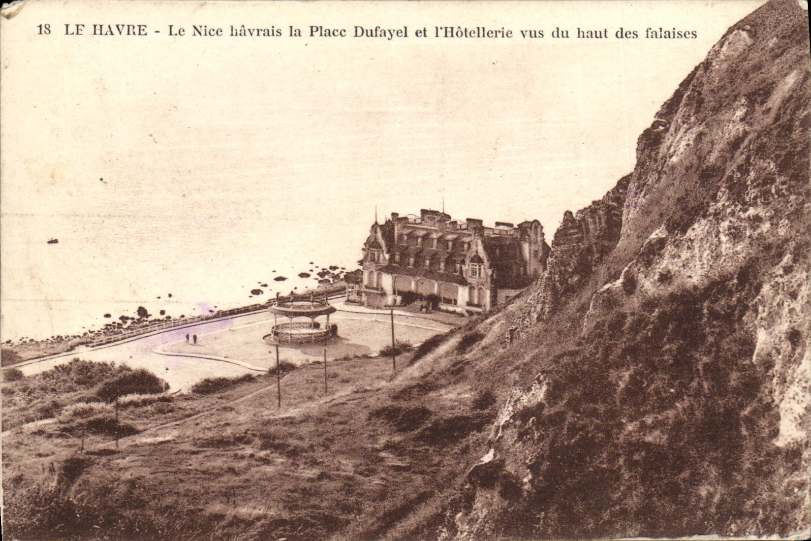 Natural de Le Havre de la POSTAL de la VENDIMIA Niza de Le Havre la tapa vista comercio del lugar y del hotel de Dufayel de acantilados