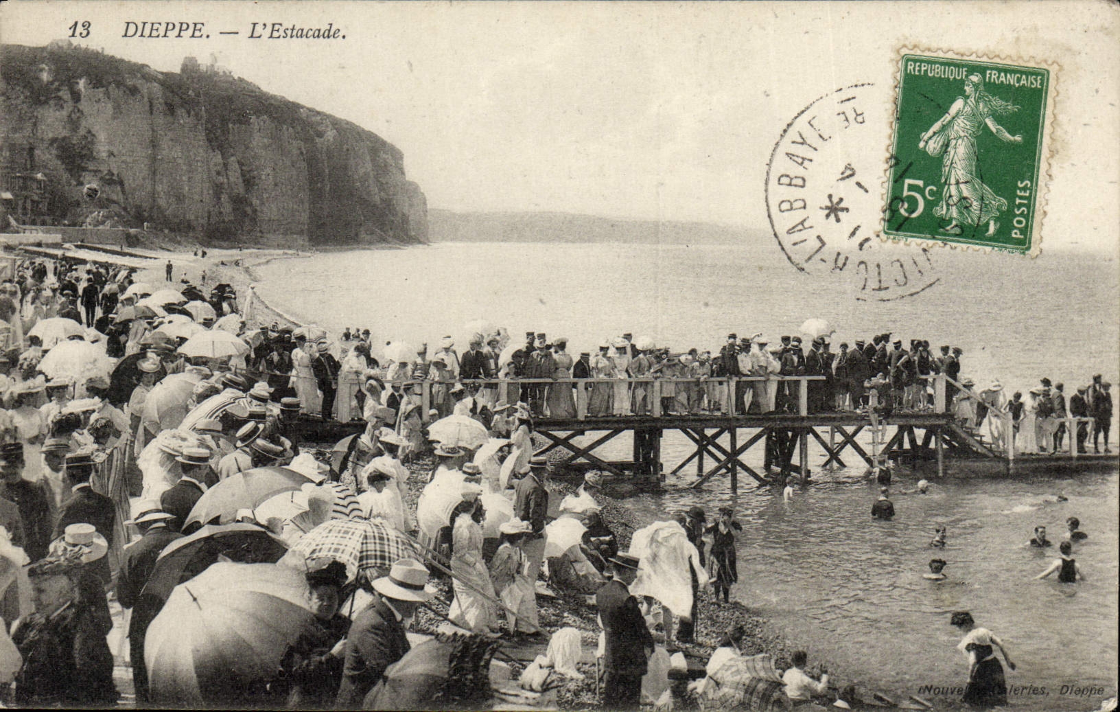 VINTAGE POSTCARD Dieppe the Pier