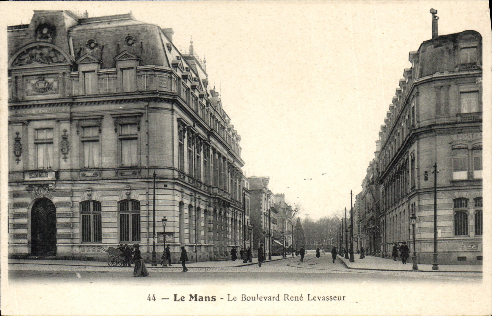 CPA Le Mans Le Boulevard Rene Levasseur