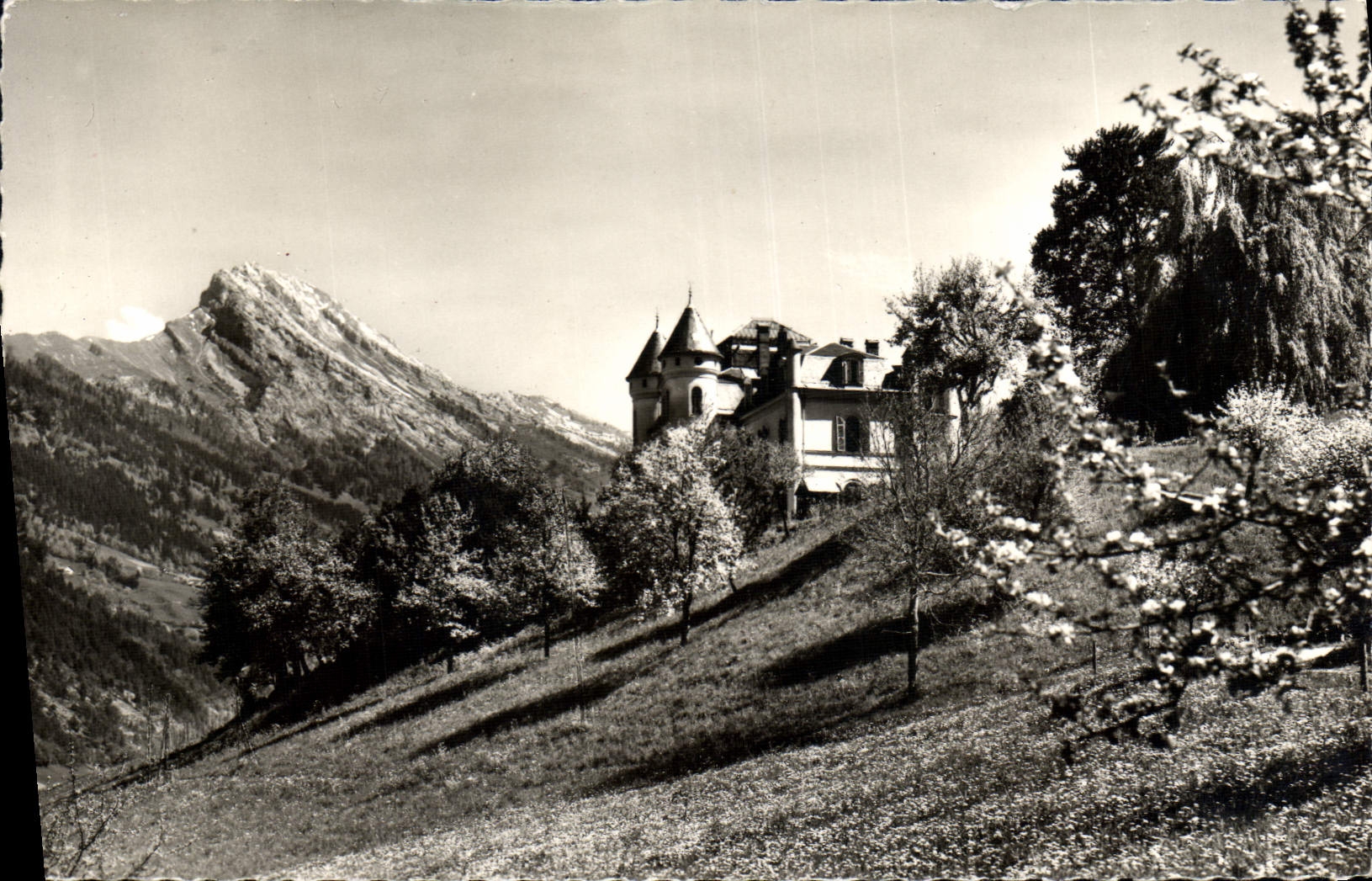 MODERN CARD Thones the Castle and the Lachat Mount