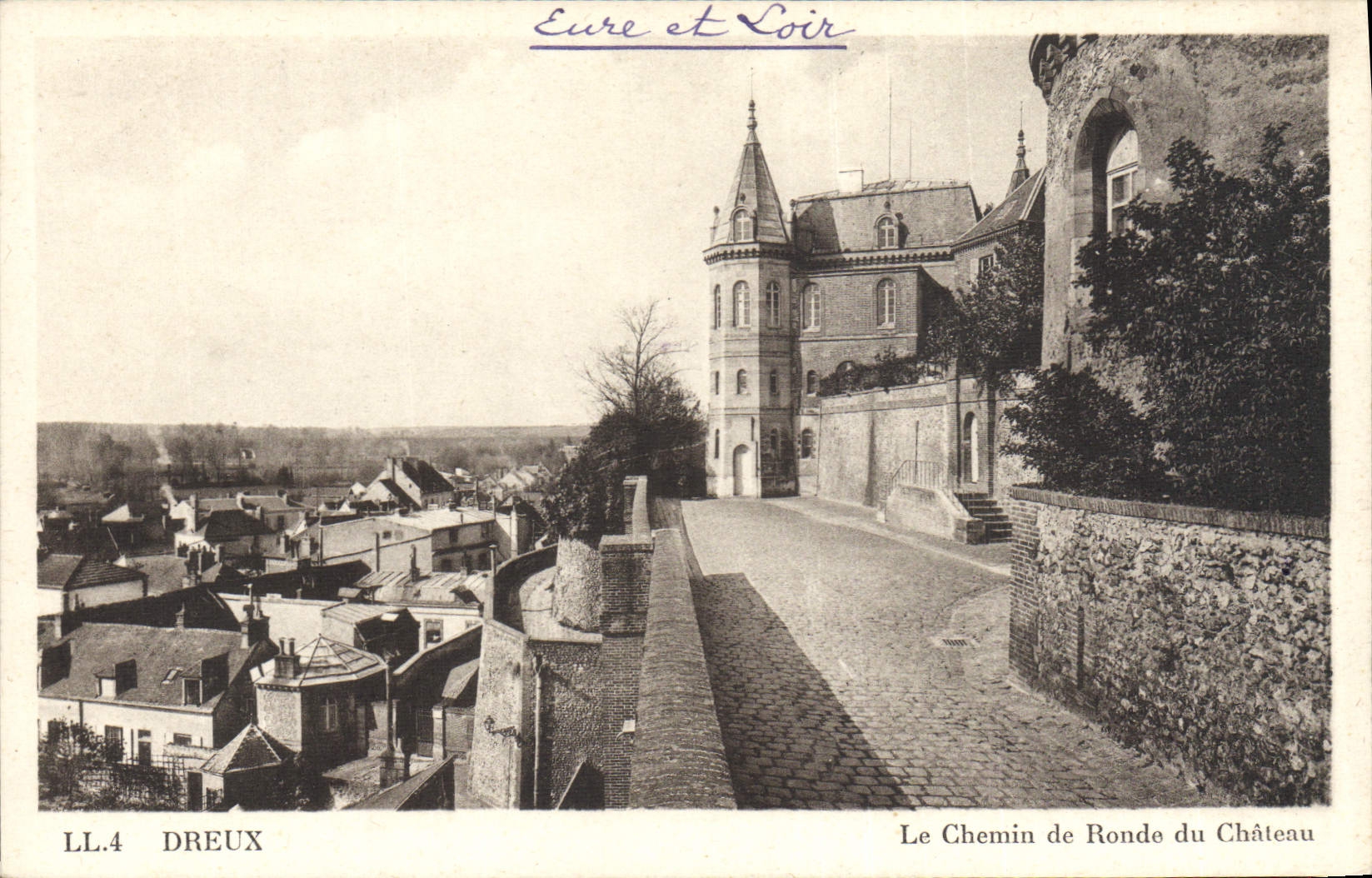 VINTAGE POSTCARD Dreux the covered way of the castle