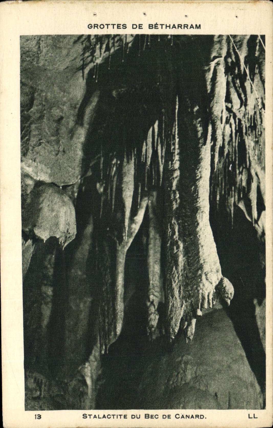 VINTAGE POSTCARD Stalactite Of the Duck Caves Nozzle of Betharram