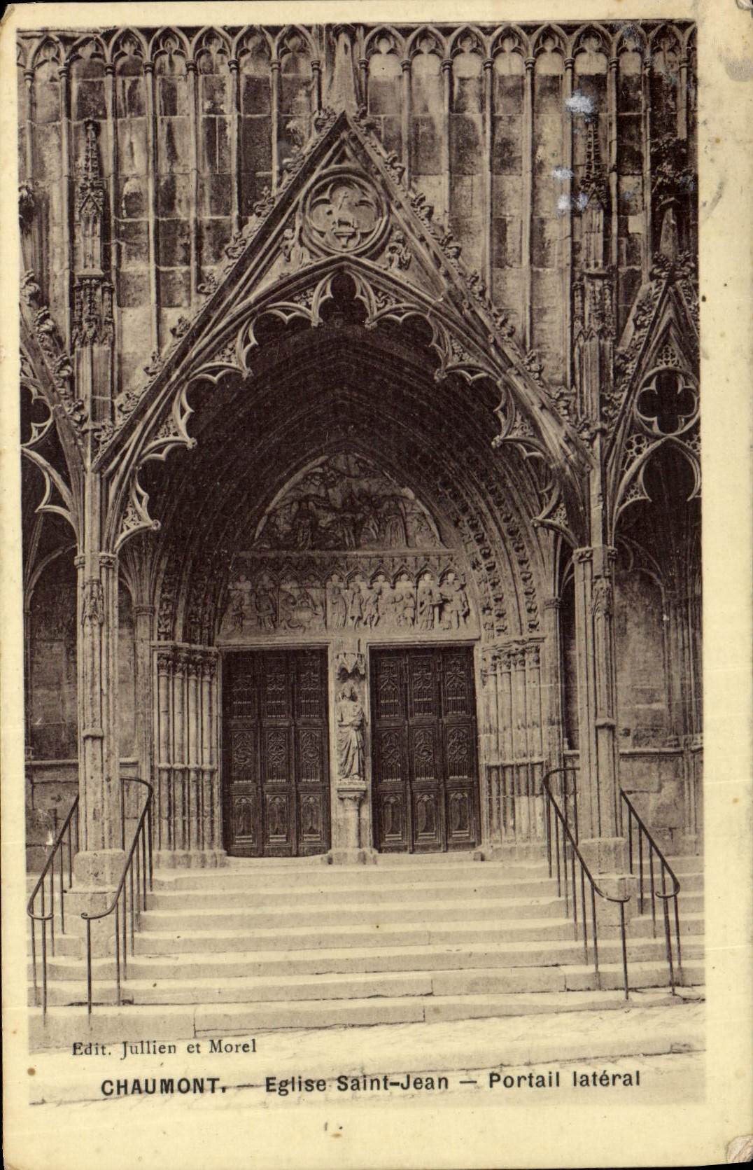 CPA Chaumont Eglise Saint Jean portail lateral