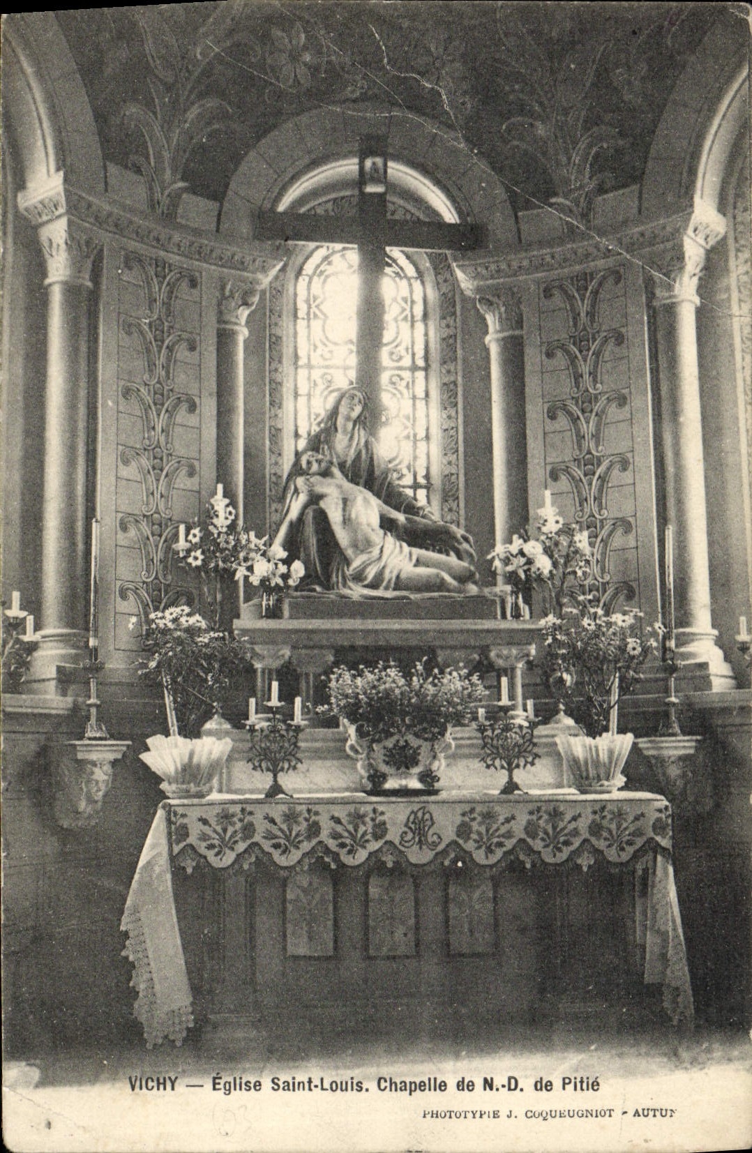 CPA Vichy Eglise Saint Louis Chapelle de Notre De Pitie