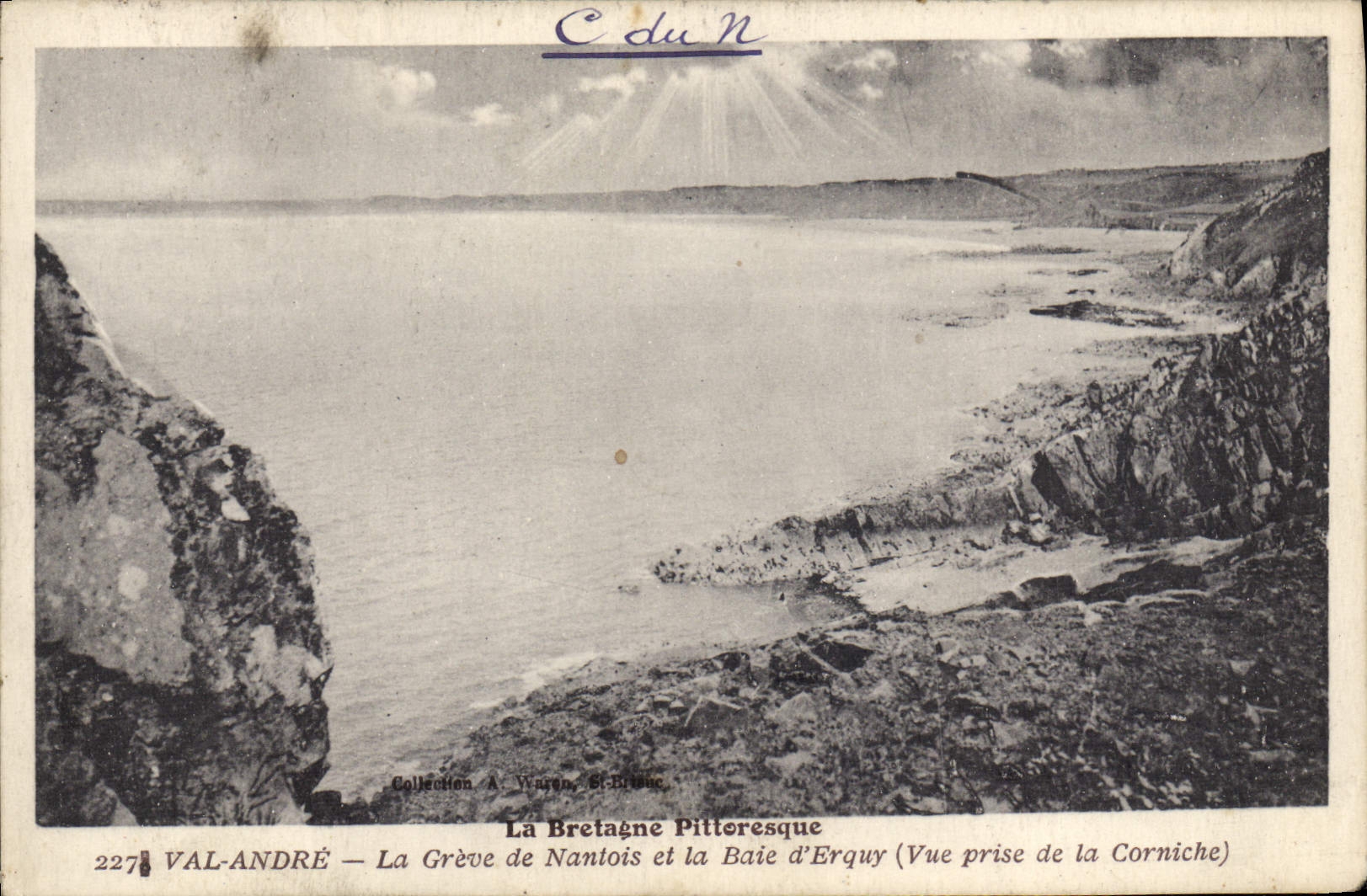 Registro bajo de Andre del valle de la POSTAL de la VENDIMIA de Nantois y la bahía de Erquy vista de la cornisa