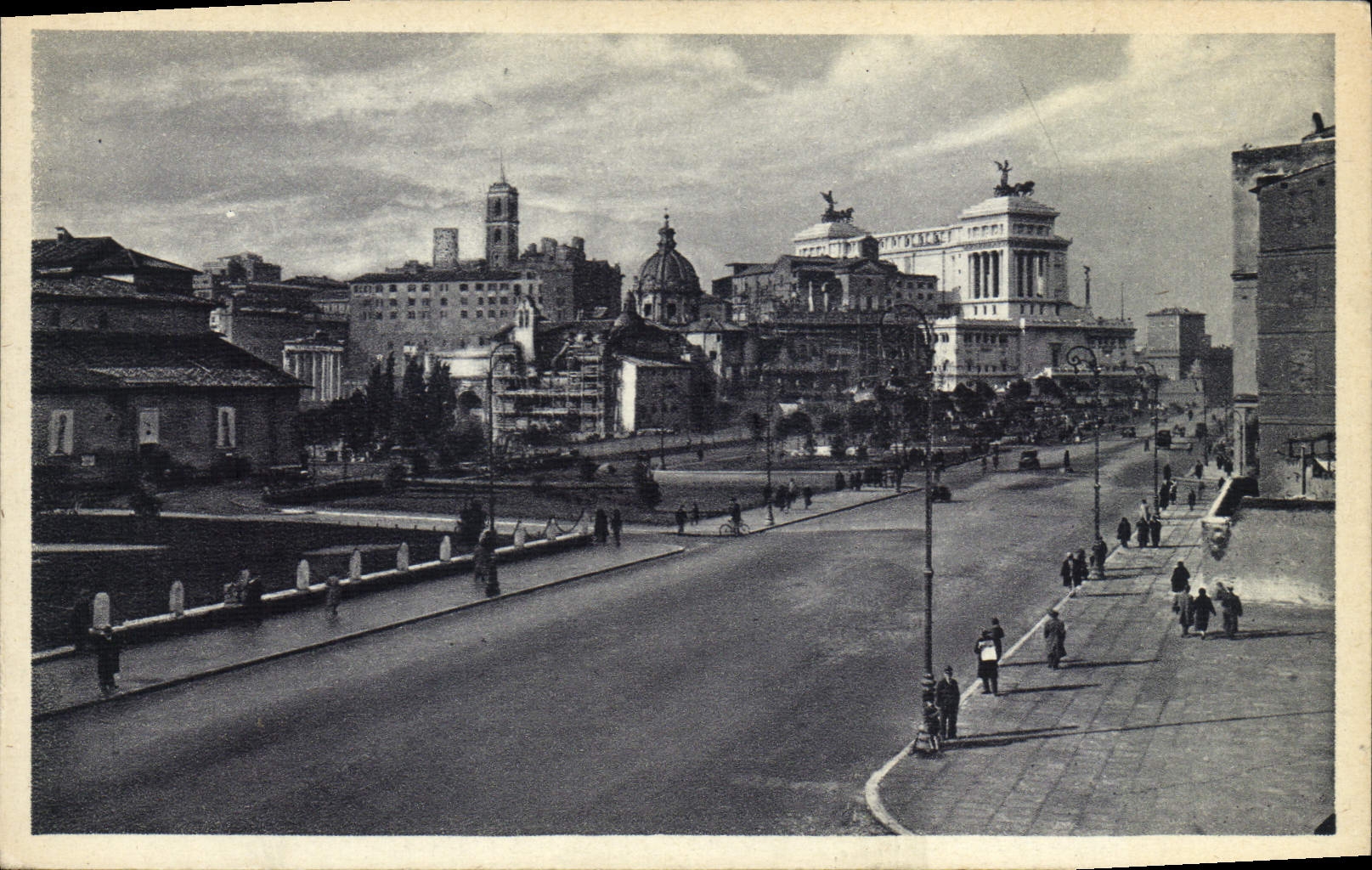 POSTAL Roma de la VENDIMIA él vía Dellimpero E Monumento Vittorio Manuel II